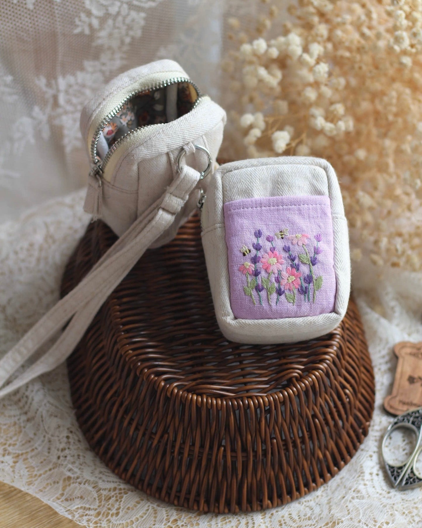 Garden pouch