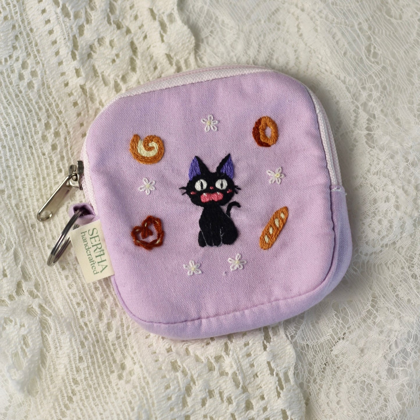 Jiji pouch
