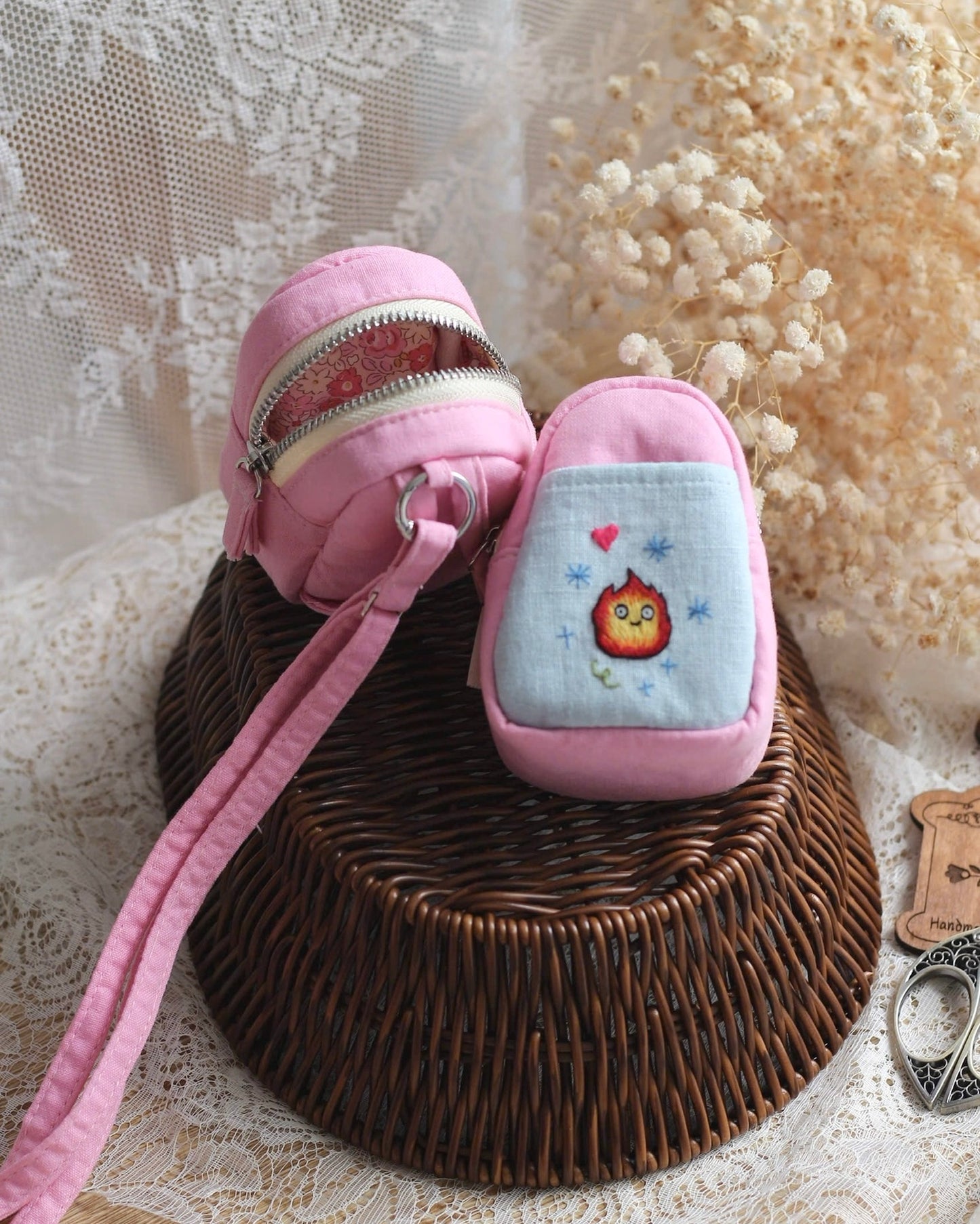 Calcifer pouch