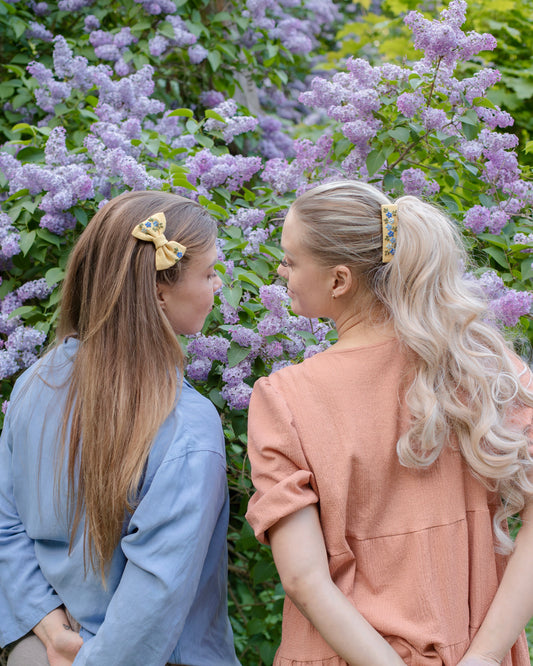Käsin kirjotut asusteet omalla designillasi