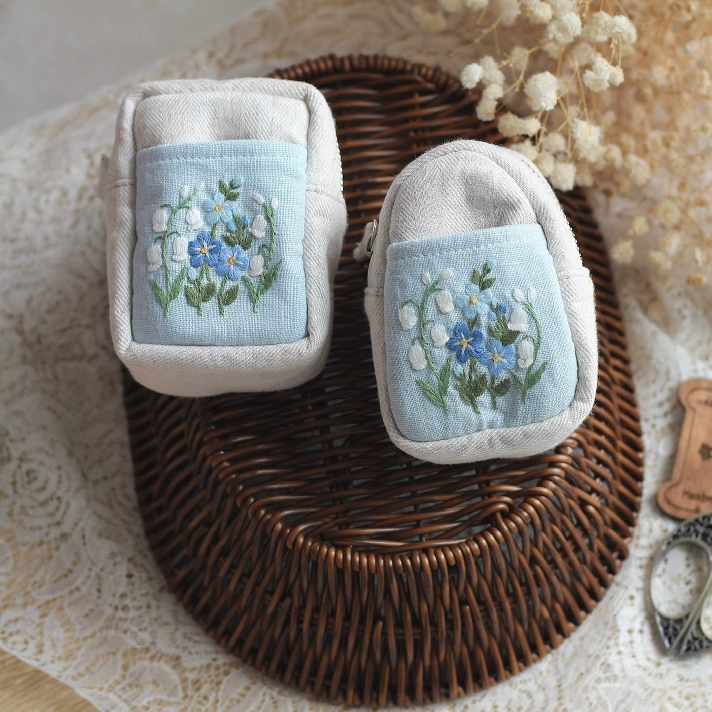 Wildflower pouch