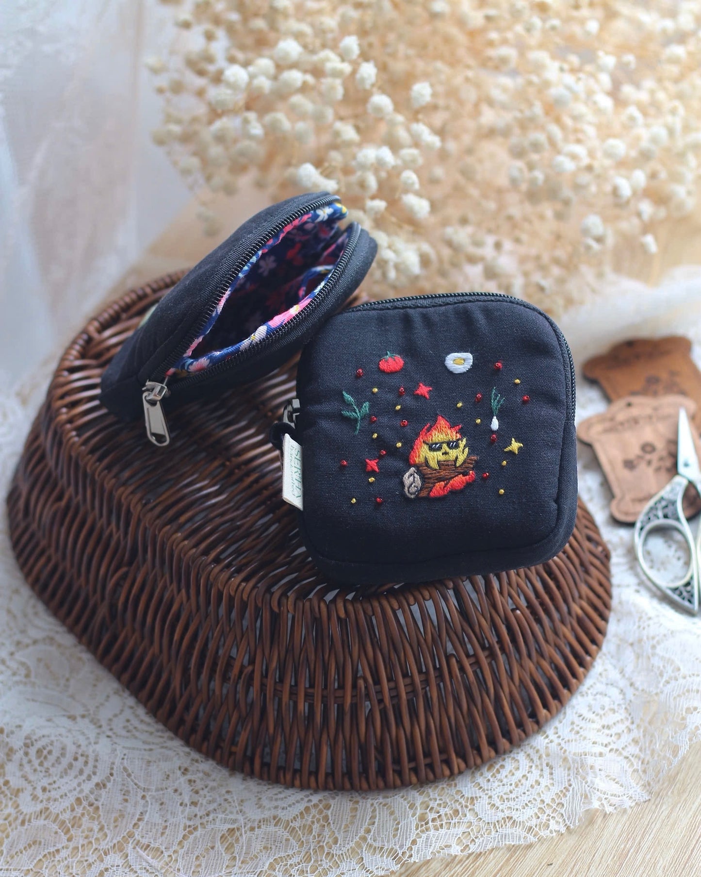 Calcifer pouch