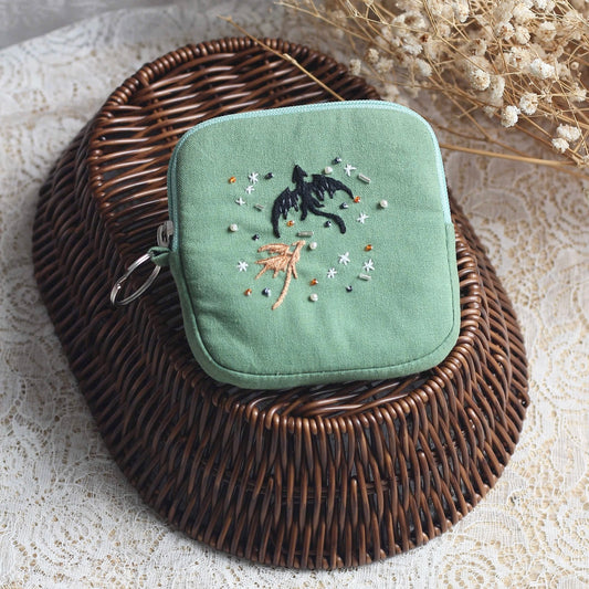Drakaris pouch