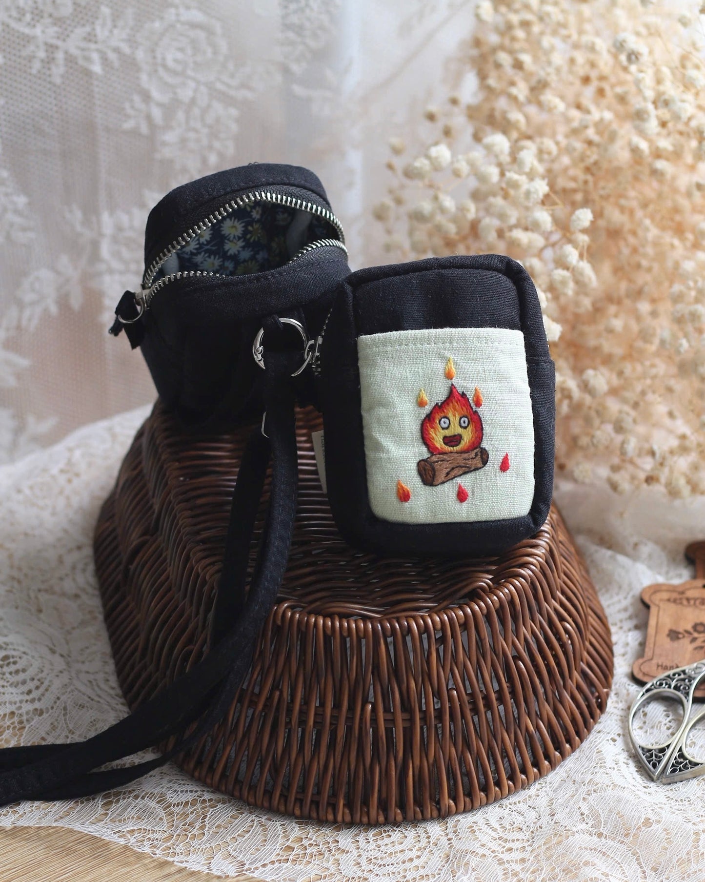 Calcifer pouch