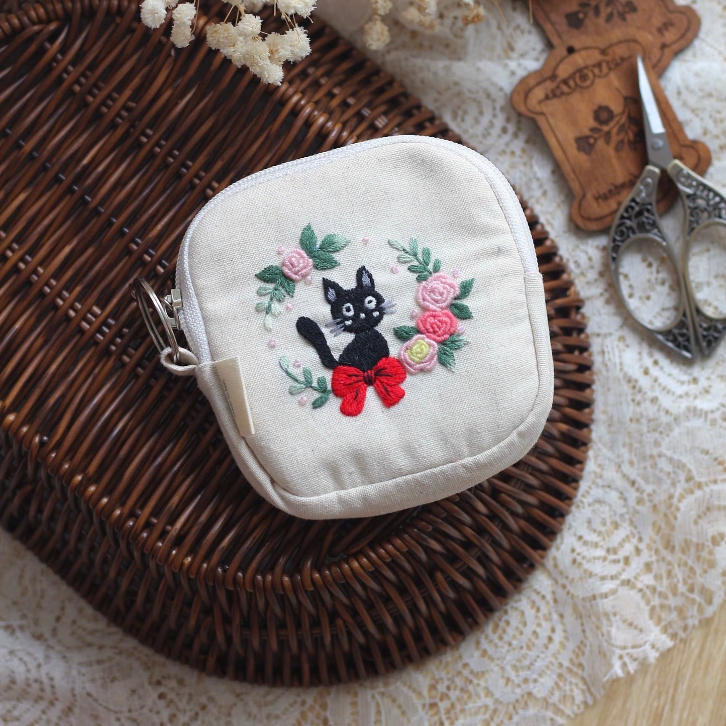 Jiji pouch