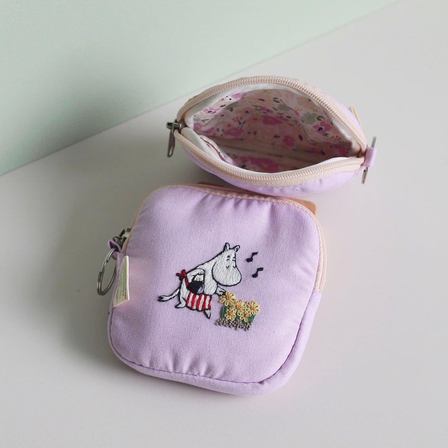 Moominmamma pouch