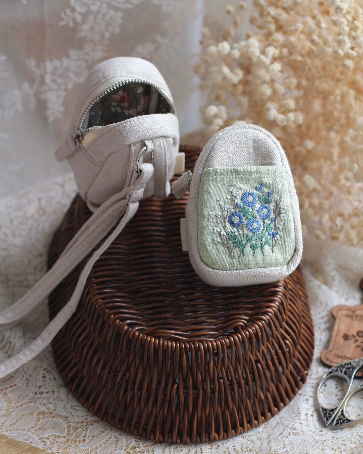 Flower Oasis Pouch