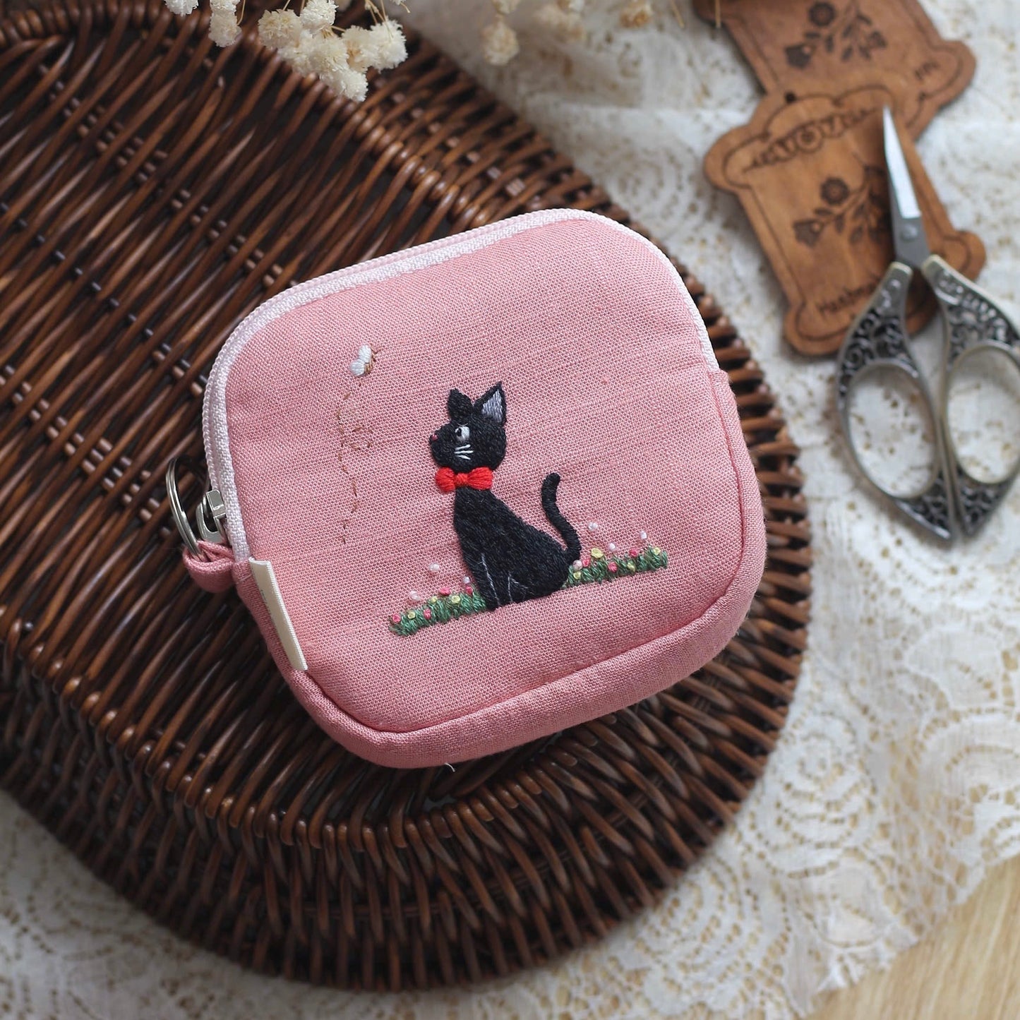 Jiji pouch