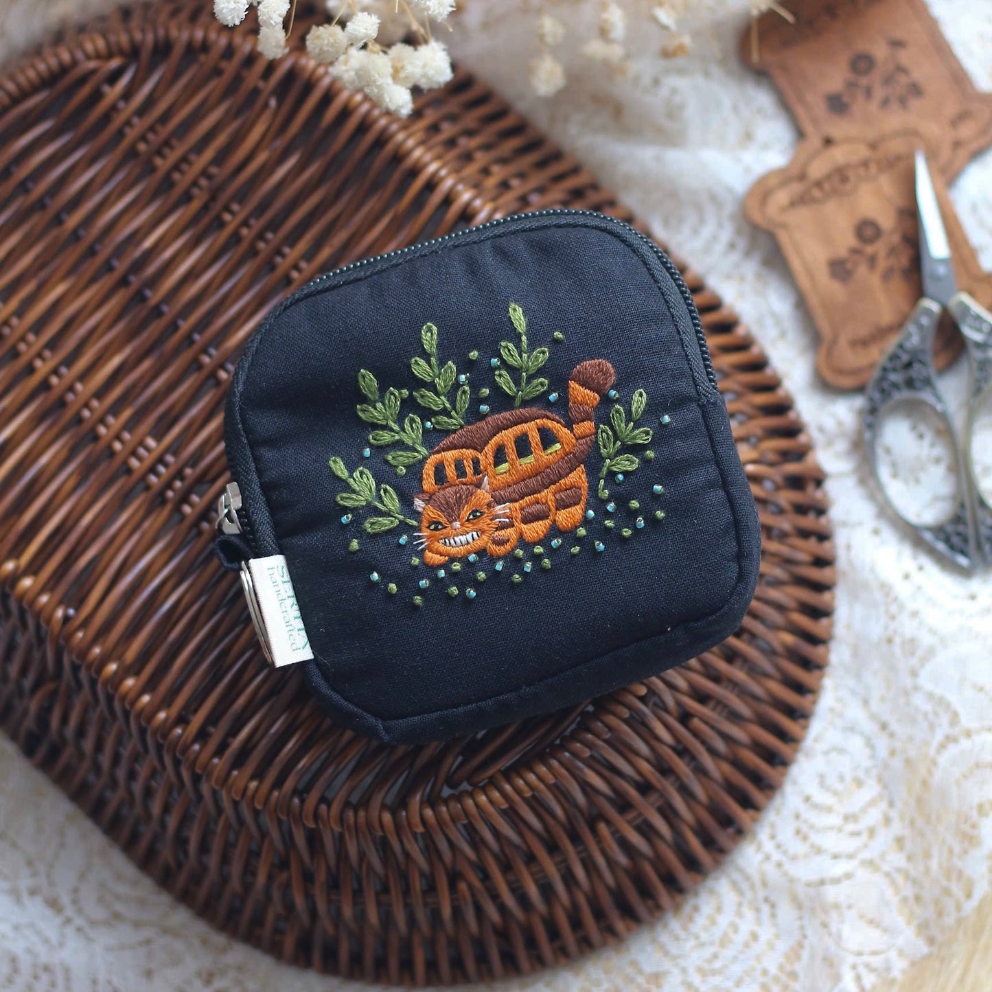 Cat bus pouch