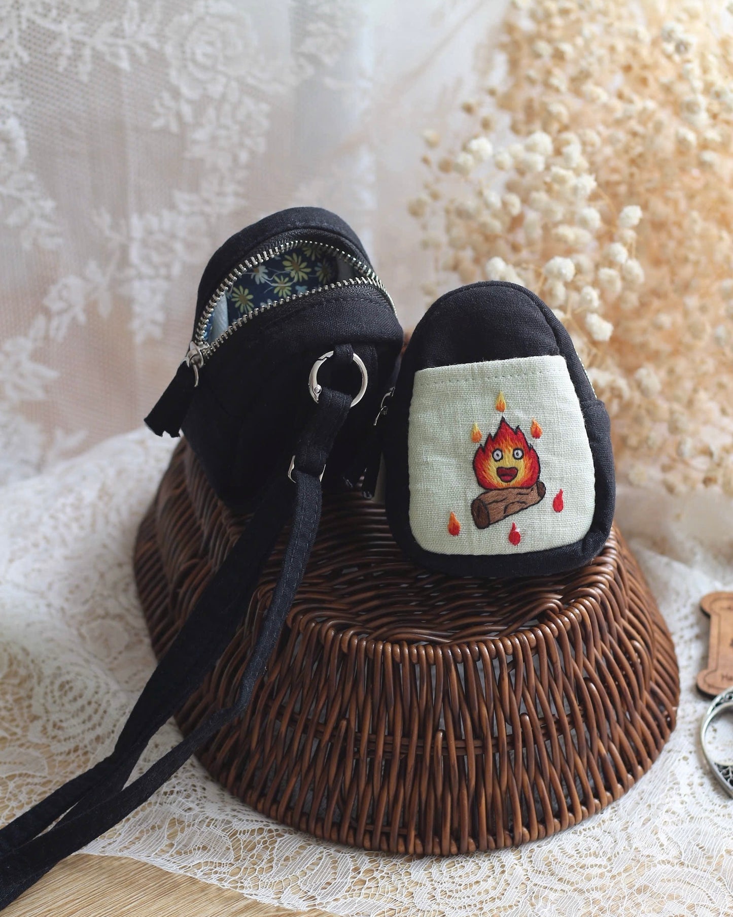 Calcifer pouch