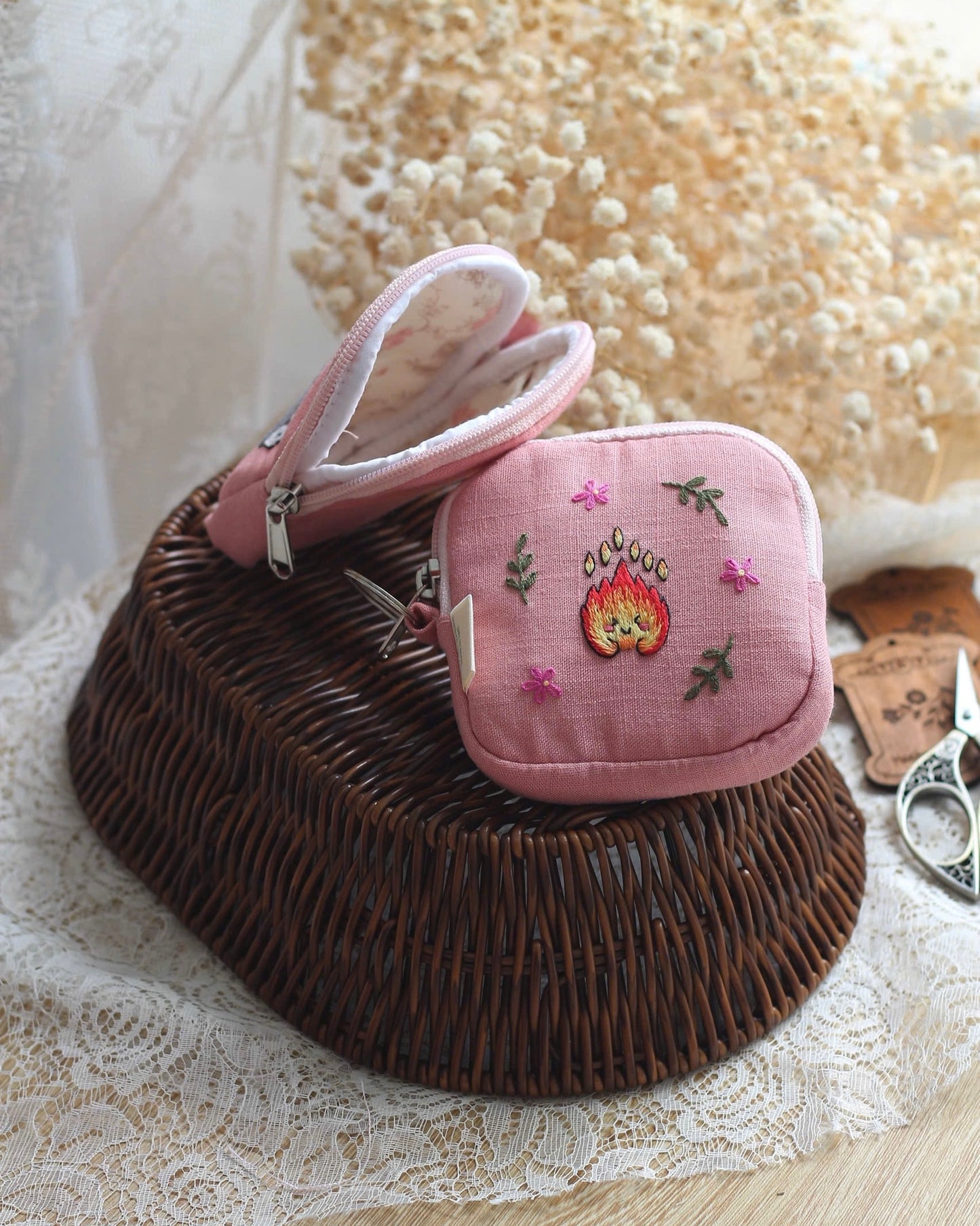 Calcifer pouch
