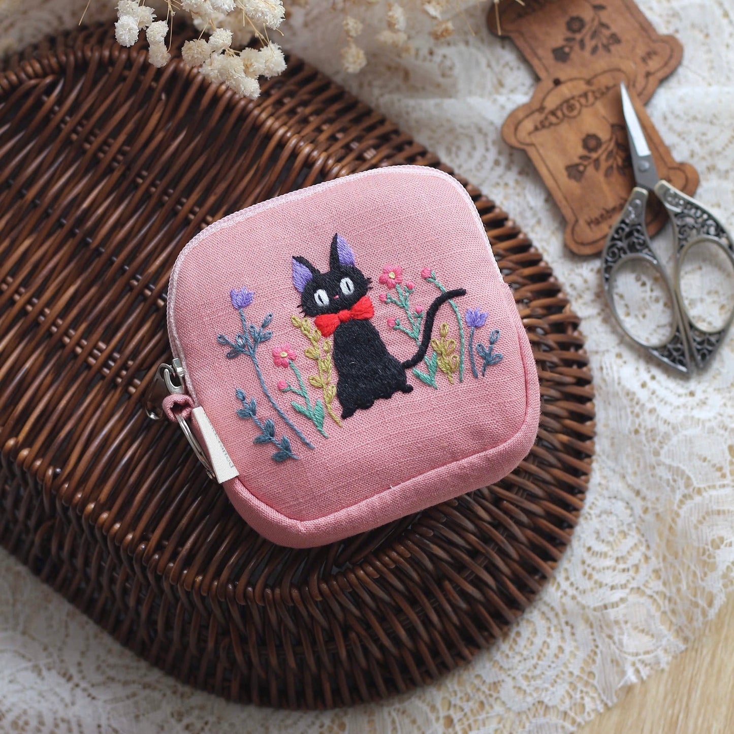 Jiji pouch