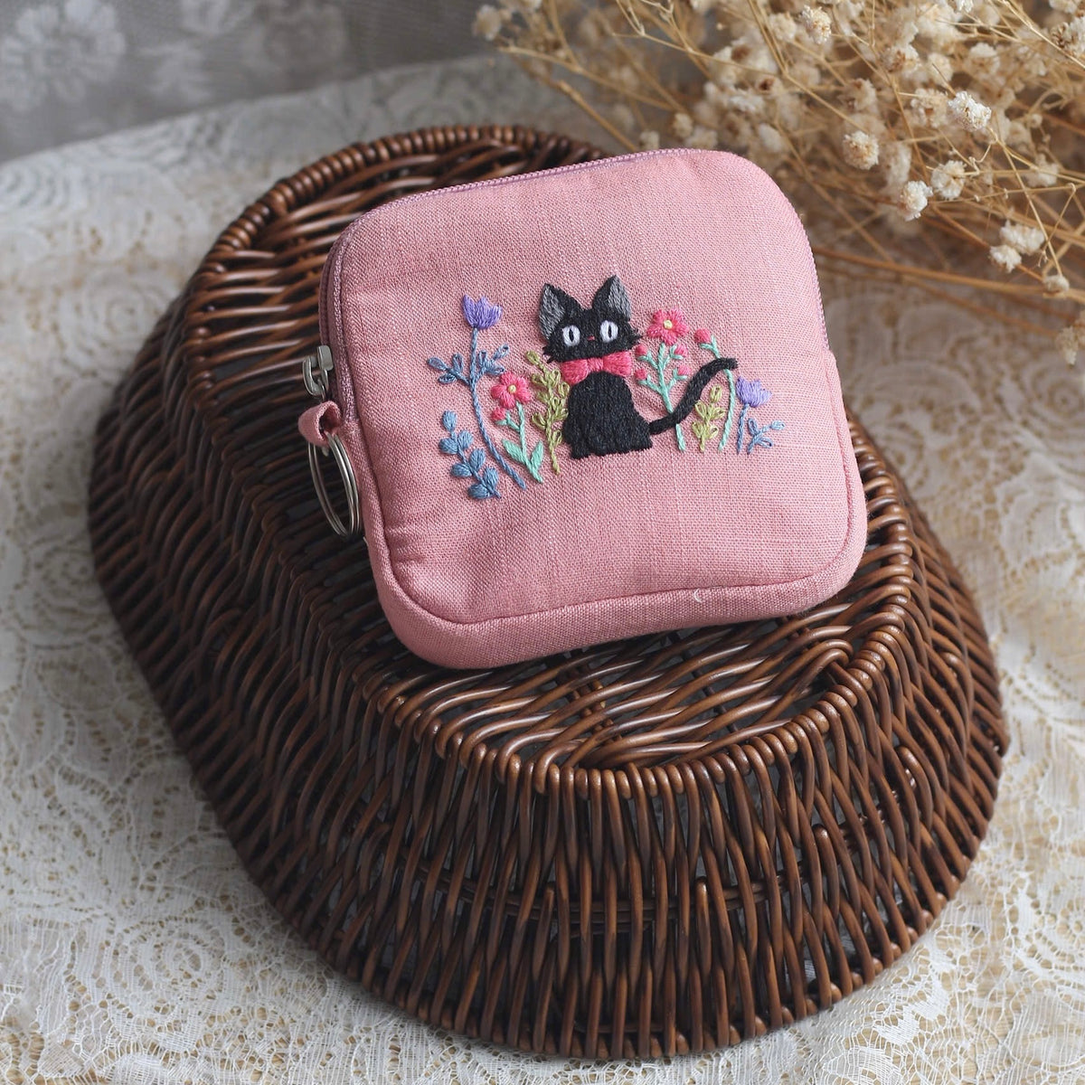 Cat pouch
