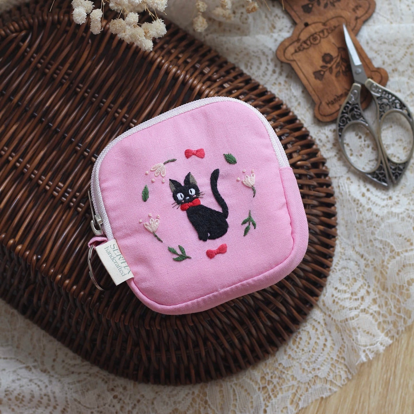 Jiji pouch