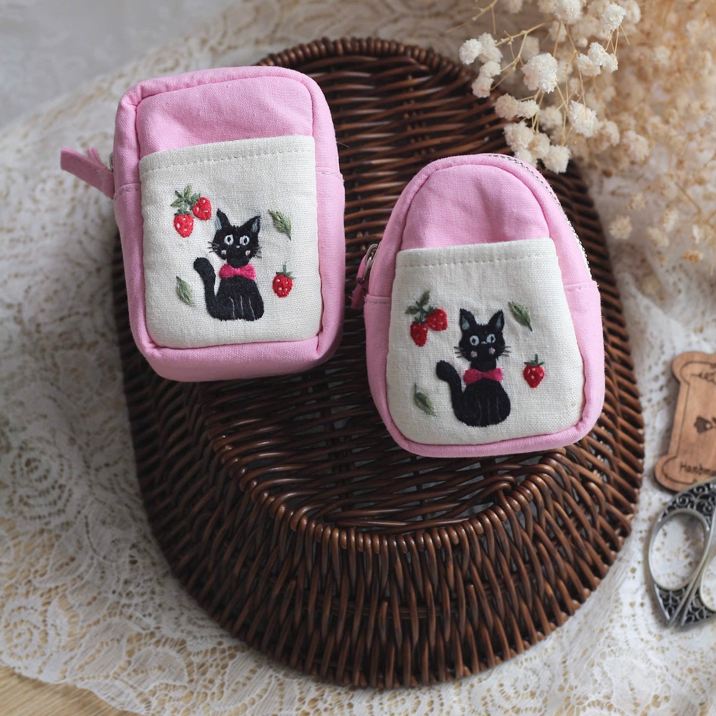 Jiji pouch