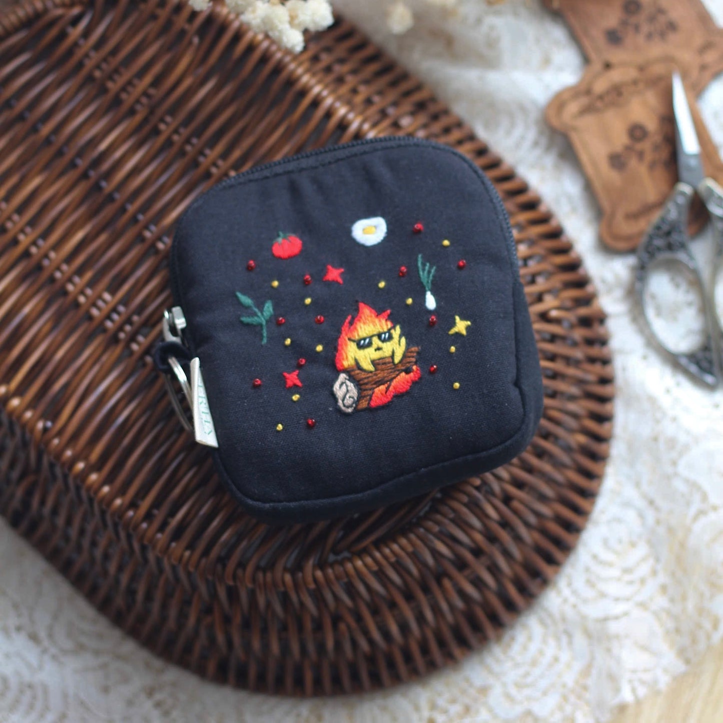 Calcifer pouch