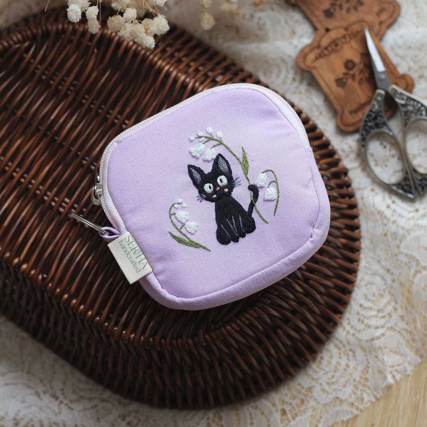 Jiji pouch