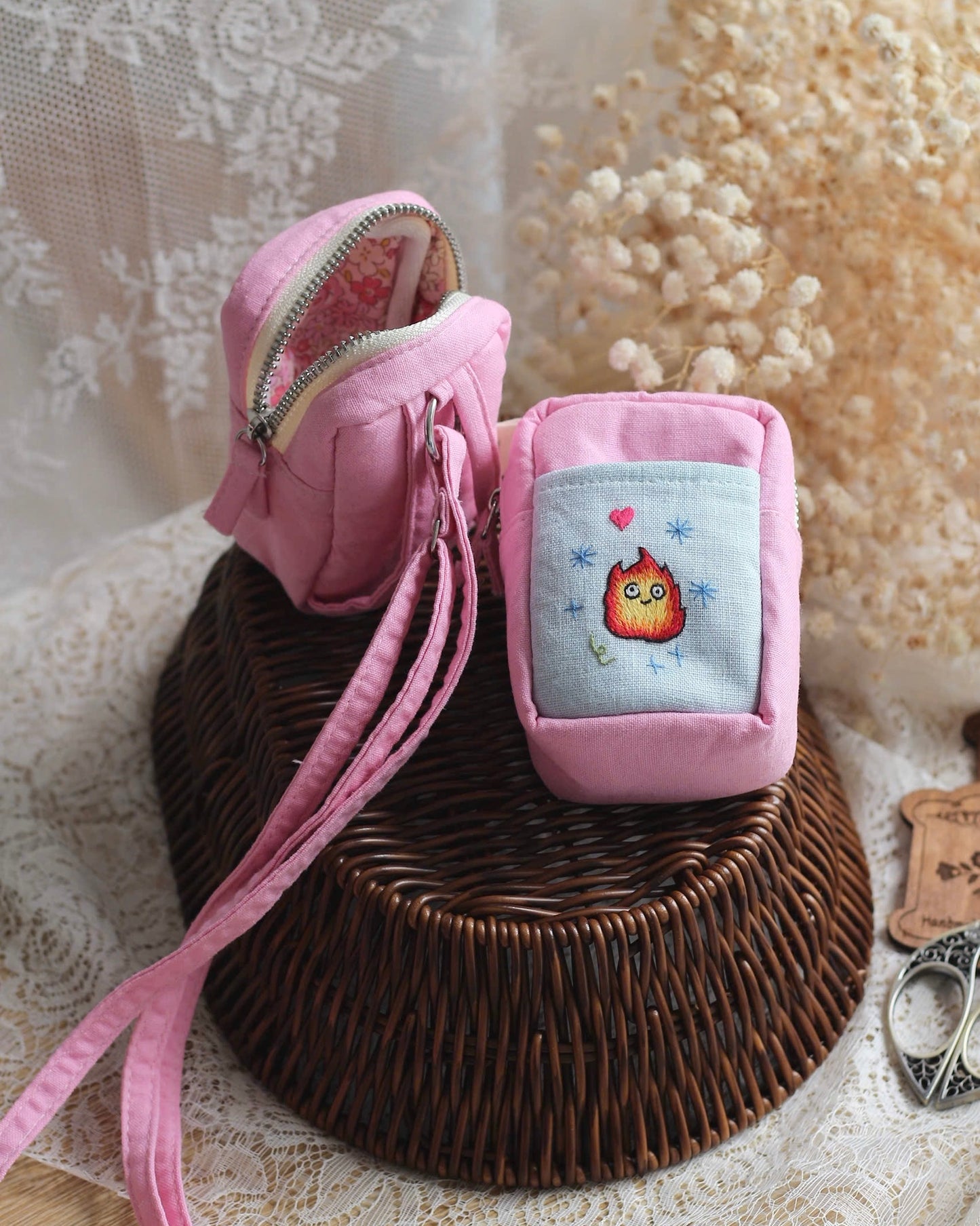 Calcifer pouch